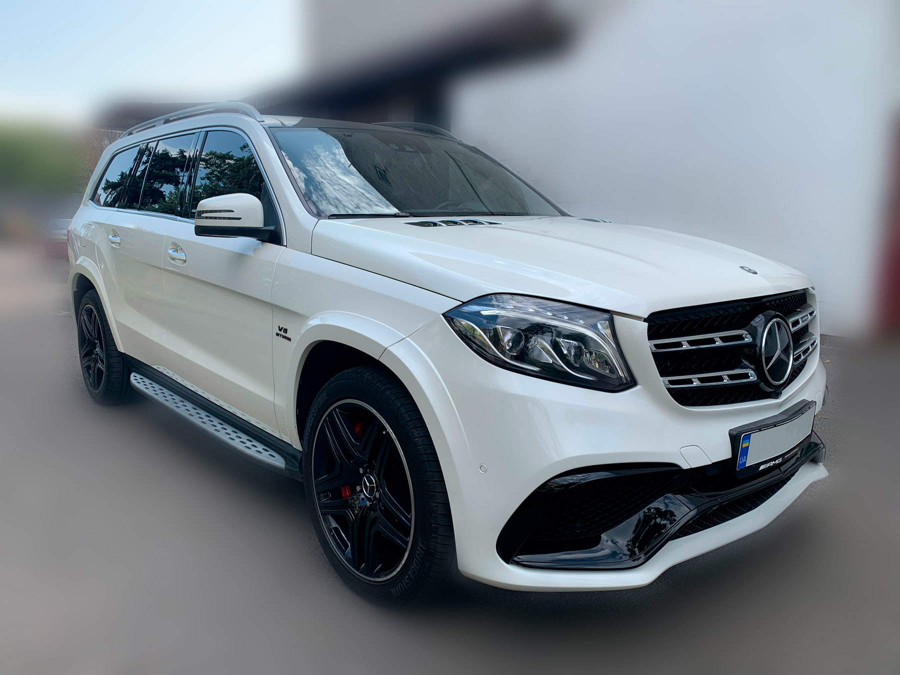 Rent Mercedes-Benz GLS AMG